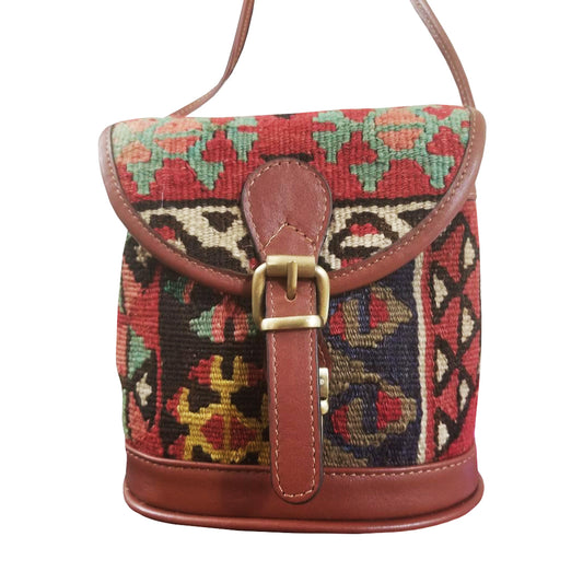 With SONNATI brand you can create your own unique & authentic style. Set the trend with handmade wool kilim bags and shoes (Bohemian Style).